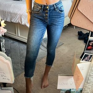 Cropped ankle cut jeans